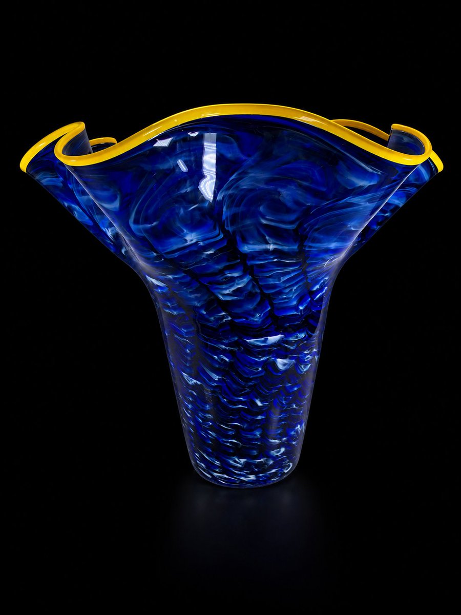 VetroGlass's tweet photo. Discover this stunning handblown flared double optic bowl! ✨ Handcrafted with love at Vetro Glassblowing Studio &amp; Gallery in the heart of downtown Grapevine, Texas. Come see it in person or shop online 👉 https://t.co/3BlL3h1T5Z https://t.co/c3j3OvYv2X