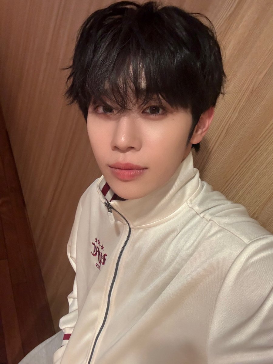 tobitexts's tweet photo. 260529 📸 09:58 PM KST 

ㅎㅎ https://t.co/OjmtYvWoZb