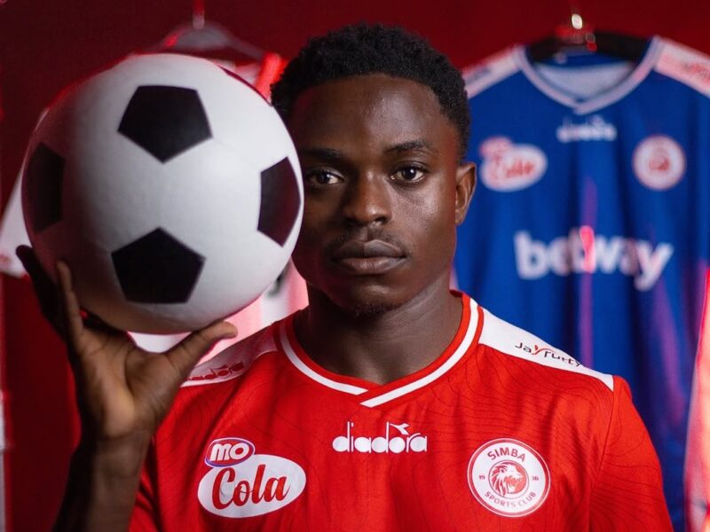 eralera0123's tweet photo. Ila bongo kwa kuiga niliona clip morice nae akiscan uwanja kama olise 😁😁 afu mechi ikianza anakaa benchi dakika zote 90 https://t.co/5Y0i4HxU2d