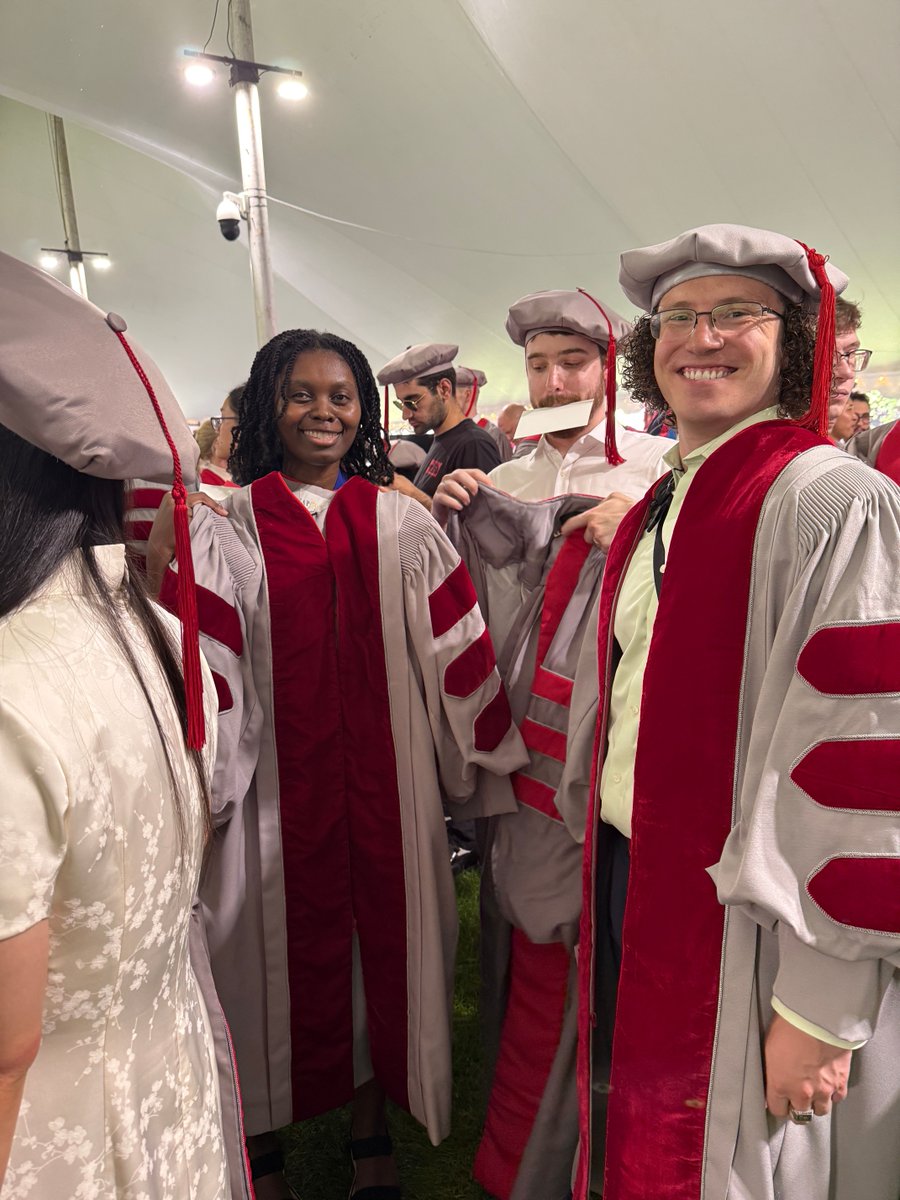 mit_dmse's tweet photo. DMSE advanced-degree graduates gathered in Saxon Court ahead of Wednesday’s @MITEngineering and @MIT_SCC ceremony in Killian Court. https://t.co/rp3BzgUKyz