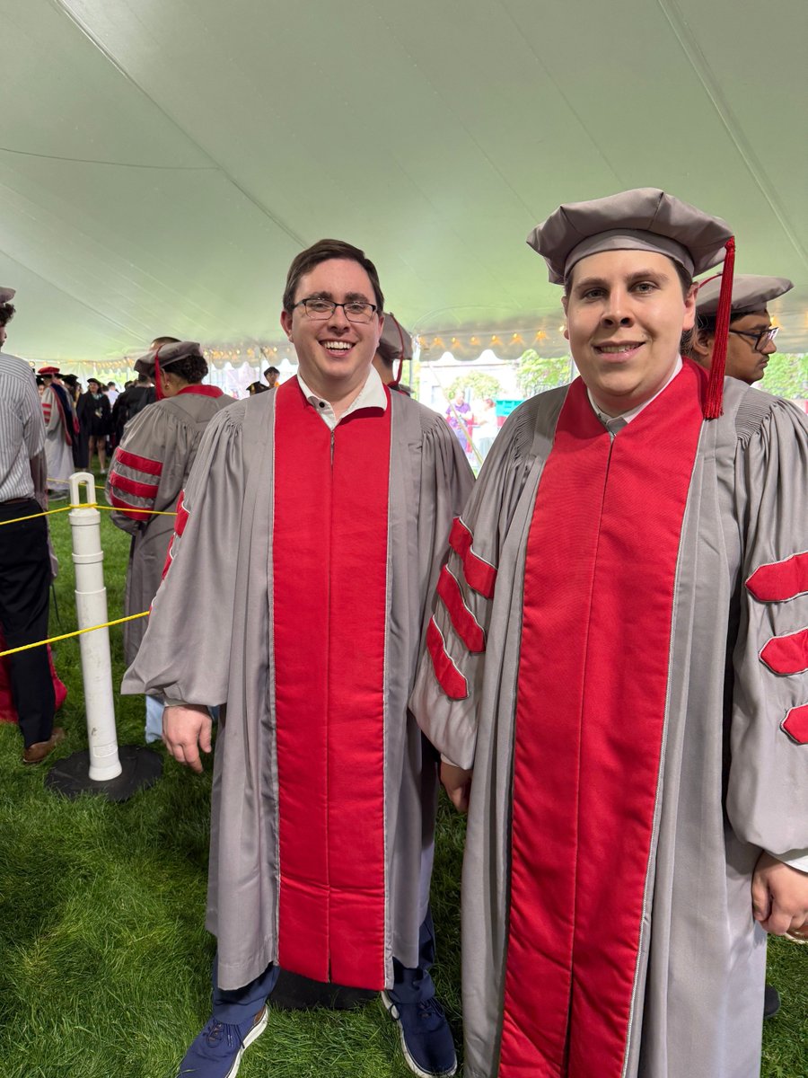mit_dmse's tweet photo. DMSE advanced-degree graduates gathered in Saxon Court ahead of Wednesday’s @MITEngineering and @MIT_SCC ceremony in Killian Court. https://t.co/rp3BzgUKyz