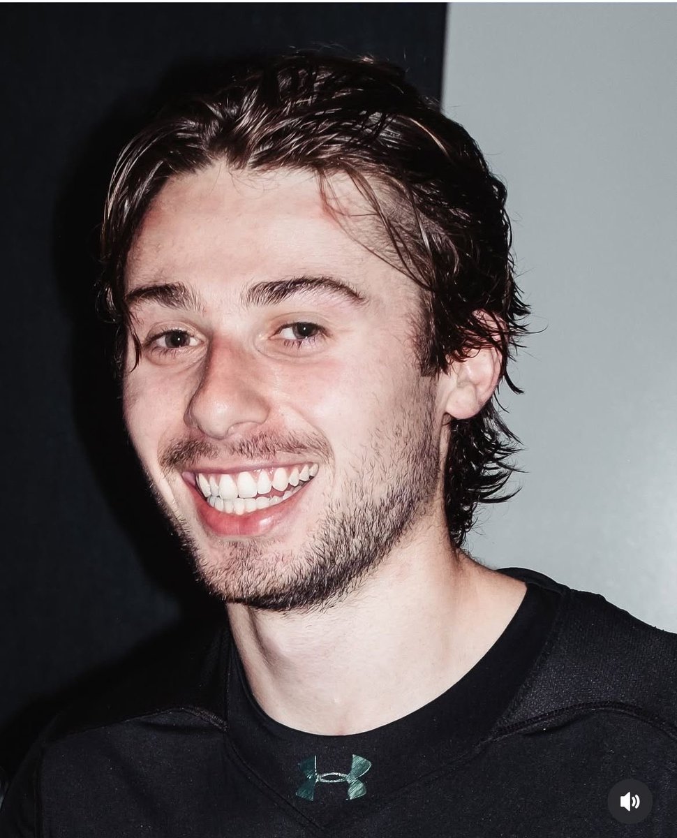 quinnysoda's tweet photo. Happy Friday friends! Here’s a smiling Quinny 🥰 https://t.co/YrB3wXR5ps