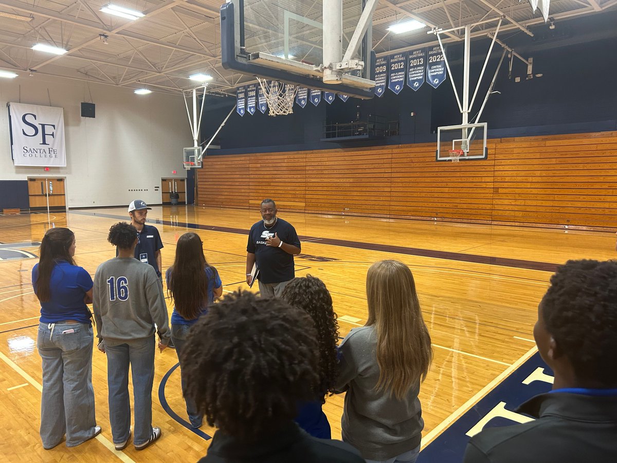 sfcawolves's tweet photo. Last week, Santa Fe College hosted a group of our SFCA student-athletes for a campus tour. Our students got an inside look at some of Santa Fe's programs and got to speak to student-athletes and athletics staff about life and opportunities in collegiate athletics. #GoWolves #SFCA https://t.co/x621kubMcu