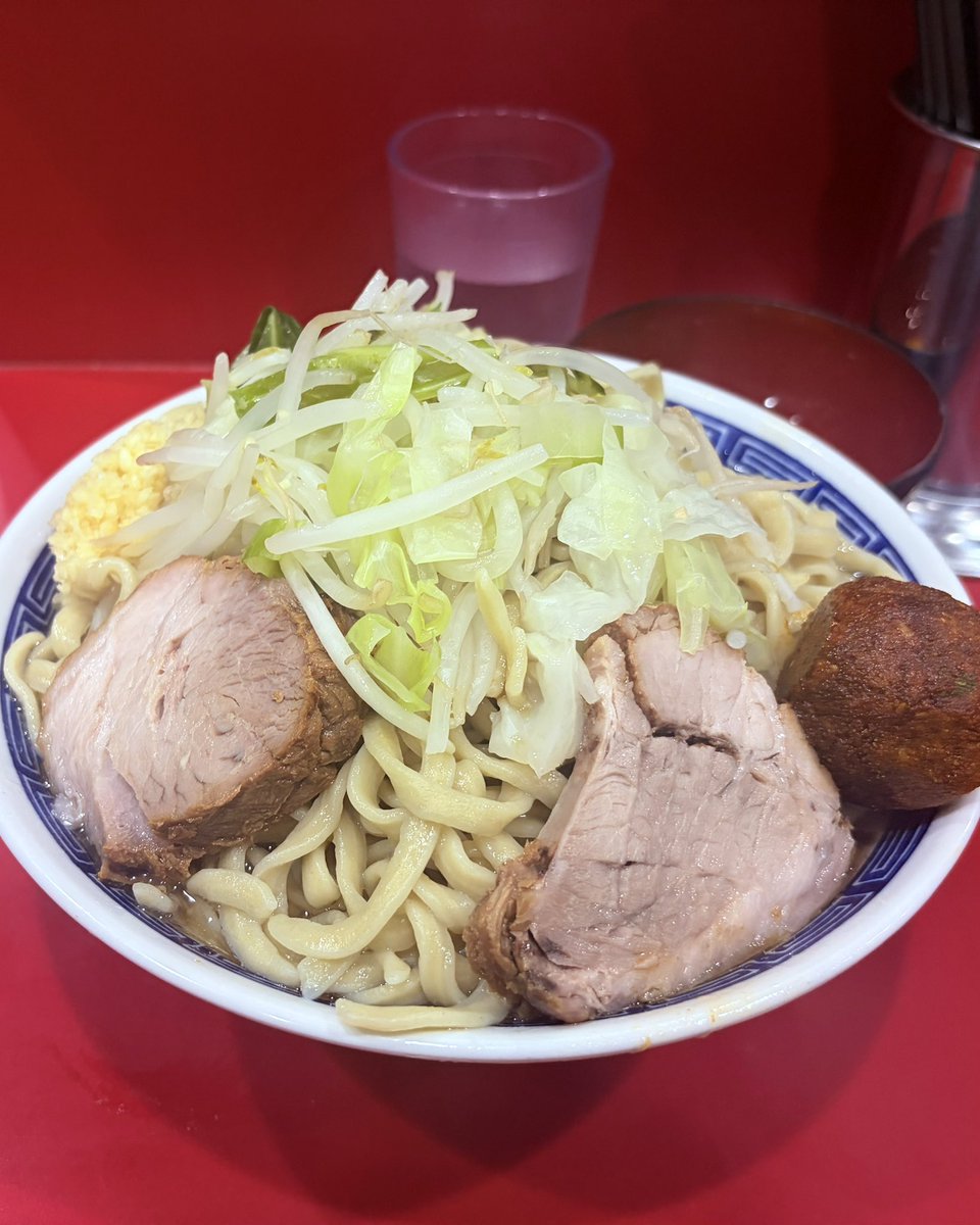 anne_papa's tweet photo. ラーメン二郎 生田駅前店

大ラーメン+生卵+ごま玉麻辣ver.

ロットは自分だけ大で、他の方は小の少な目ばかりだったんで超プレッシャー💦
しかもなんかいつもより麺が多い気がする…

お初の麻辣玉‼️
NICEな味変アイテム😍

夜生田も最高ーーー！！！

メチャクチャ旨かった😋

ご馳走様でした🙏 https://t.co/IhKFpCqucp