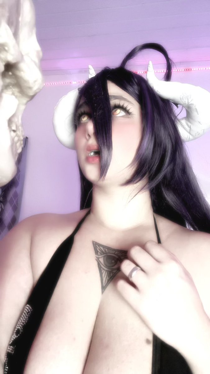moonchubbygoth's tweet photo. Albedo chubby girl 
1 or 2? https://t.co/Q0U4ksALk4