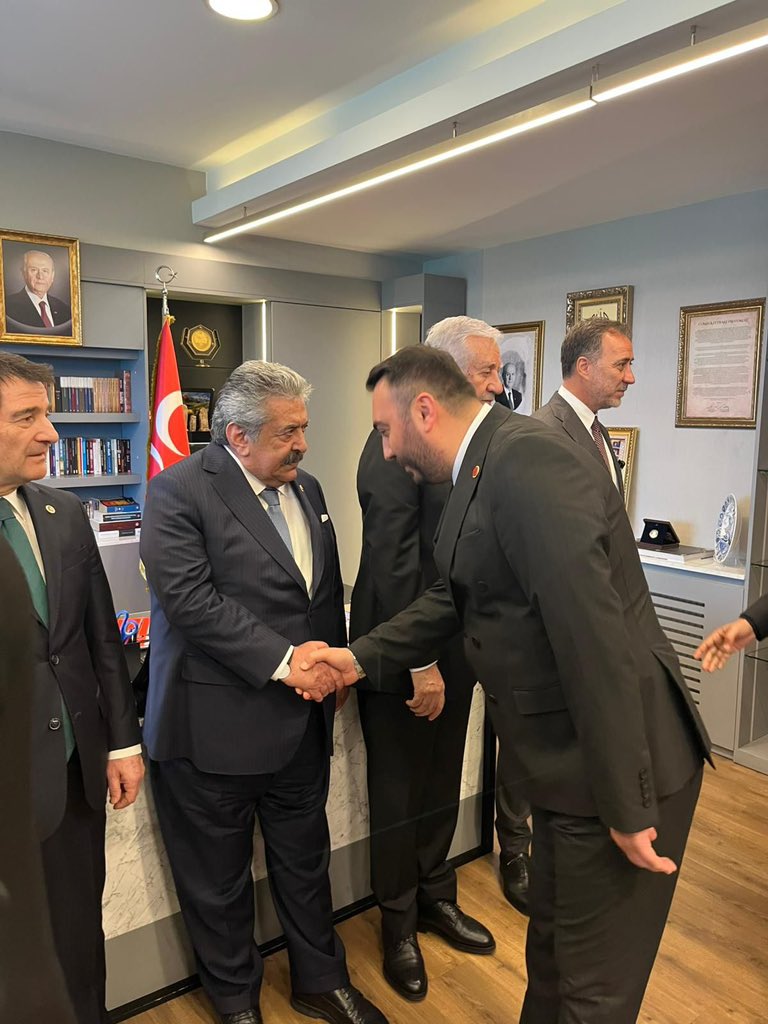 MHP_KartalIlce's tweet photo. Milliyetçi Hareket Partisi İstanbul İl Başkanlığımızda düzenlenen bayramlaşma programında Değerli Büyüklerimiz TBMM Başkan Vekilimiz Sn. Celal Adan, MHP Genel Başkan Yardımcımız Sn. Feti Yıldız, MHP Genel Başkan Yardımcımız Sn. İsmail Faruk Aksu,  MHP İstanbul İl Başkanımız Sn. Volkan Yılmaz, MYK Üyelerimiz, İl Yönetim Kurulu Üyelerimiz ve ülküdaşlarımız ile coşkulu bir bayramlaşma gerçekleştirdik.
@BBvolkanyilmaz @_MHPistanbul_ @Uzunkaya_1453