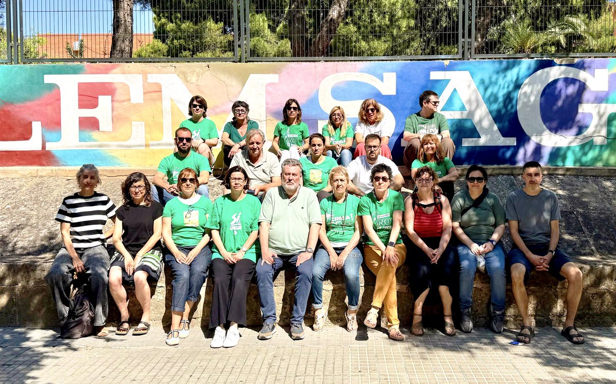 Assembleadocent's tweet photo. Les Assemblees de l'IES Guillem Sagrera i l'IES Llucmajor mostren el seu suport a les vagues educatives de Catalunya i País Valencià, així com també a les reivindicacions de l'ensenyament 0-3 i del personal ATE.
#TambéÉsLaNostraLluita

#VagaEducativaCat
#VagaEducativaPV https://t.co/Vi06YQnby6