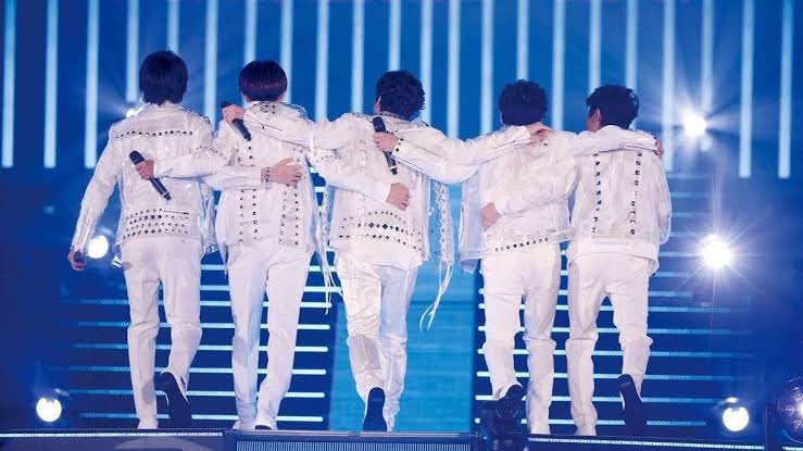 t07ARASHI's tweet photo. 6年前、This is 嵐の最後また会えると信じた
5/31 We are ARASHIの最後、またいつか会えると信じる
最後は笑顔で！

#嵐 https://t.co/waP8VDk8f7