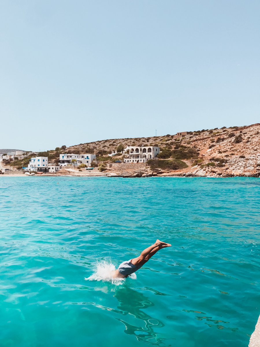 DiscoverGRcom's tweet photo. Booking a stay on Iraklia is genuinely hard. That's kind of the point. 👌

A handful of guesthouses, no big hotels, beds that get claimed months in advance. If you can pull it off, you've already unlocked one of the quietest island-hopping bases in the Cyclades.

📍 Iraklia, Small Cyclades

Original moments: kellypatika (ΤikTok)
#discovergreece #iraklia