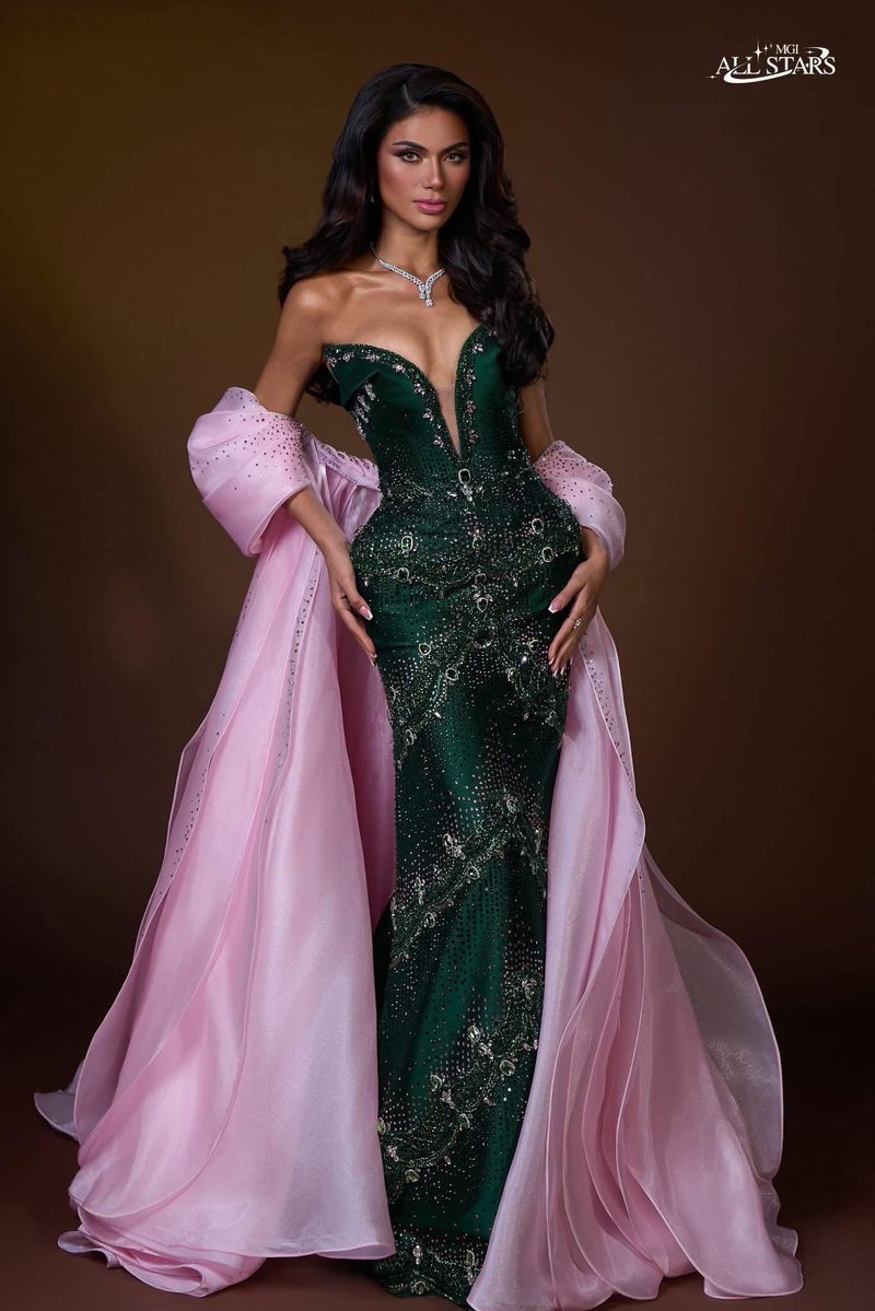 eia_sunday's tweet photo. Win or lose, redemption achieved. 👑

Tomorrow is the finale, but no matter the result, Gazini Ganados finally got the redemption she deserved after her Miss Universe stint. ✨

#GaziniGanados #MGIAllStars https://t.co/blerEds8Wc