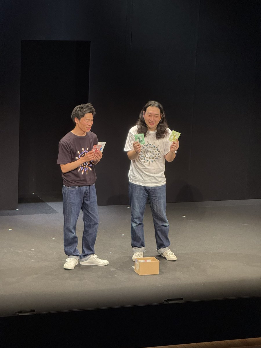 akabass's tweet photo. 同じ表情系コント師の
かが屋の単独ライブ見させていただきました！
めちゃくちゃ面白かった！！！
空間そのものがずっと居心地良かったなあ
もう一回行きたいくらい！！

良過ぎてアクキー買っちゃいました！
バッグにつけます！

とにかく2人の表情が大好きです！

#かが屋
#かが屋単独 https://t.co/9K1fqqAEDT