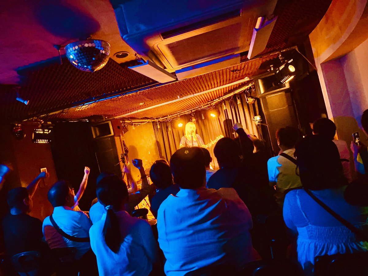 Ullr777's tweet photo. 2026.05.29 #下北沢laguna

ラグーナ自体お久しぶり
あくあゆいさんもお久しぶり？
ツアーのテーマ曲「リベル」初めて聞いたわ
また違ったテイストの曲調
研究して音楽の幅を広げているのがよくわかる

#あくあゆい https://t.co/H25DwbHTsS
