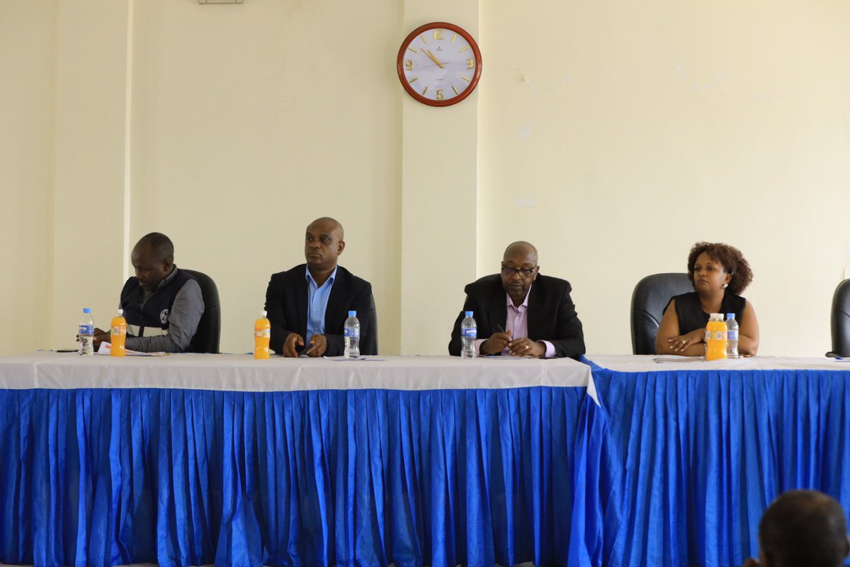 Gasabo_District's tweet photo. tukabigisha kugira ngo bashobore kuzaba abagabo n'abagore babereye u Rwanda.

Asaba ba Malayika murinzi gukomeza kugira umutima wo gukunda no kurengera umwana kuko akazi keza bakora Igihugu kikazirikana kandi kikagaha agaciro gakomeye.(2) https://t.co/ok8A38CLQq