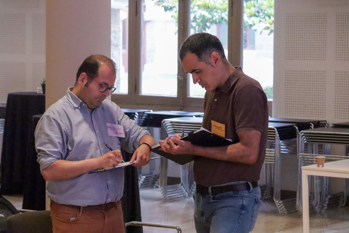 brta_eus's tweet photo. Gaur, BRTA Alumni Jardunaldia egin dugu @DeustoBSS-ekin batera: zuzendaritza-prestakuntzako programaren bi edizioetako 25 parte-hartzaile elkartu dira.

📸👇 https://t.co/11qDbblVFX
