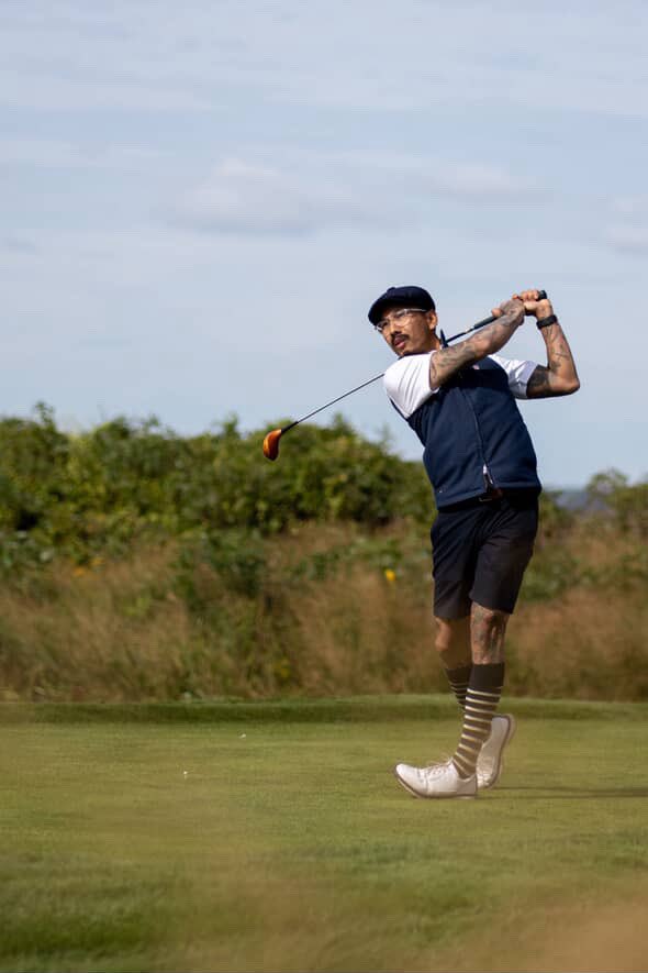 JoePowellGolf's tweet photo. We had the great pleasure of meeting this gentleman yesterday. Mikey from Canada. We talked for hours about the joy of playing persimmon and reminiscing about the glory years of golf. He invented the words smooth and swagger. https://t.co/Klg3bCcvEE