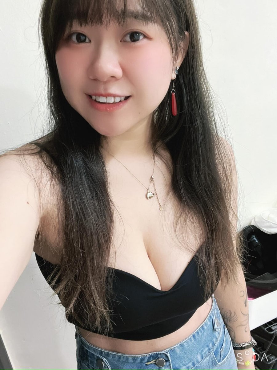 qing5783's tweet photo. 要是我是你的女友 你會幾點回家呢？ https://t.co/qReovDHyvF