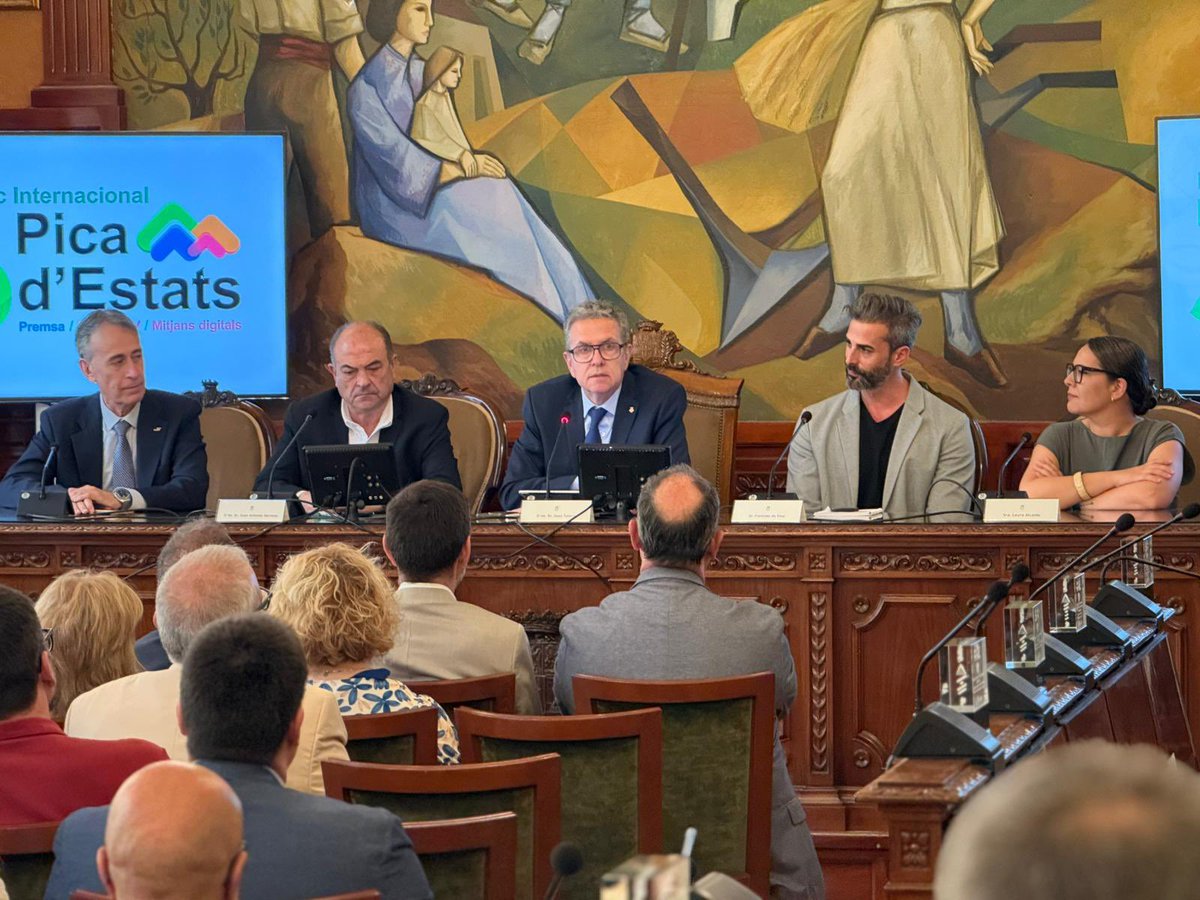 DiputacioLleida's tweet photo. 🗞️📺📻 El Patronat de Turisme i el Col·legi de Periodistes entreguen els guardons de la 36a edició del Premi Pica d’Estats als vuit reportatges premiats.

Llegeix la notícia 👉🏼 https://t.co/j63djm6TX2

#laforçadelsmuncipis https://t.co/jZnmXu5grx
