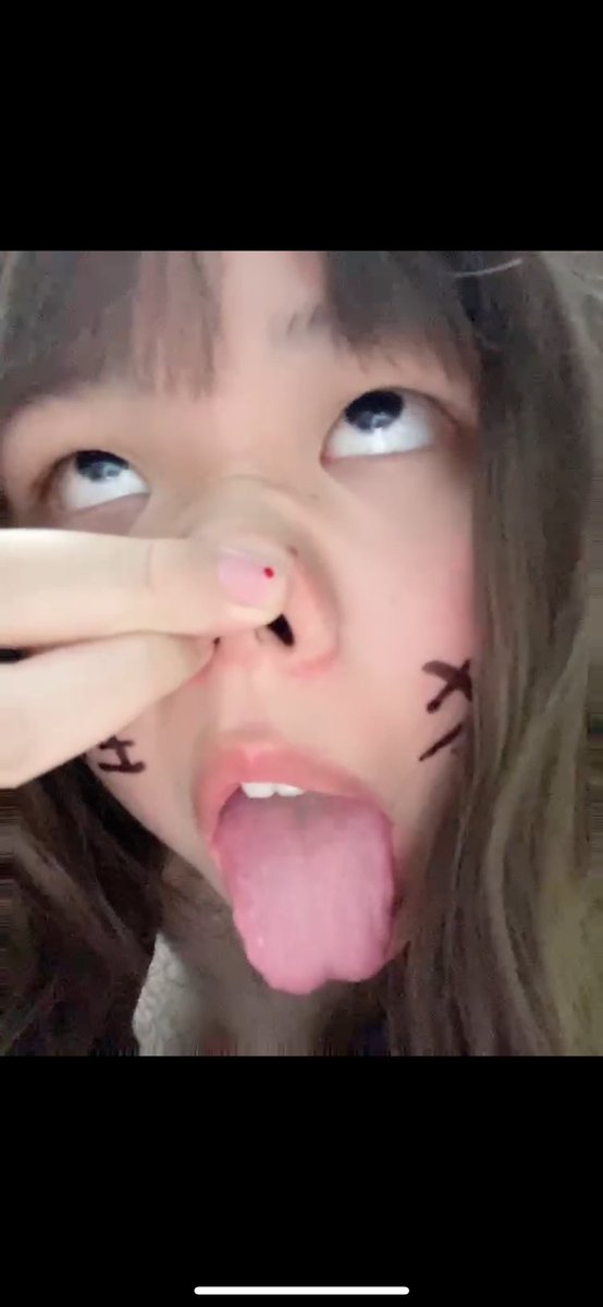 S2121990937's tweet photo. 脑子被玩坏全裸露脸拍视频的傻逼肥母猪🐷🐷🐷一边齁齁齁的猪叫一边拱逼
#辱骂 #曝光

https://t.co/Pzvm2pcL03 https://t.co/xLor3vh5oa