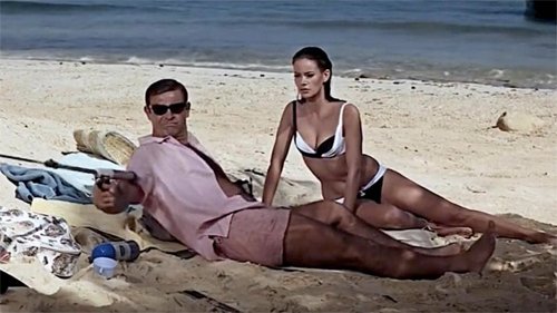thenativelol's tweet photo. @coopy_plays @IOInteractive Here is bond is 1965 btw https://t.co/Qs516su3R9