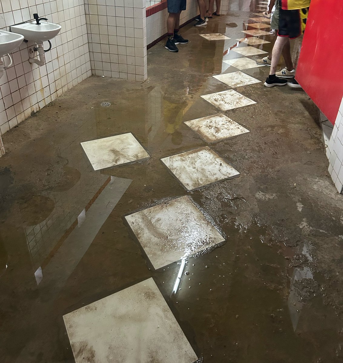 sandesmarcelo's tweet photo. @nauticomilgrau Toma aí teu ingresso barato, liso. https://t.co/JS4u4R1kbU
