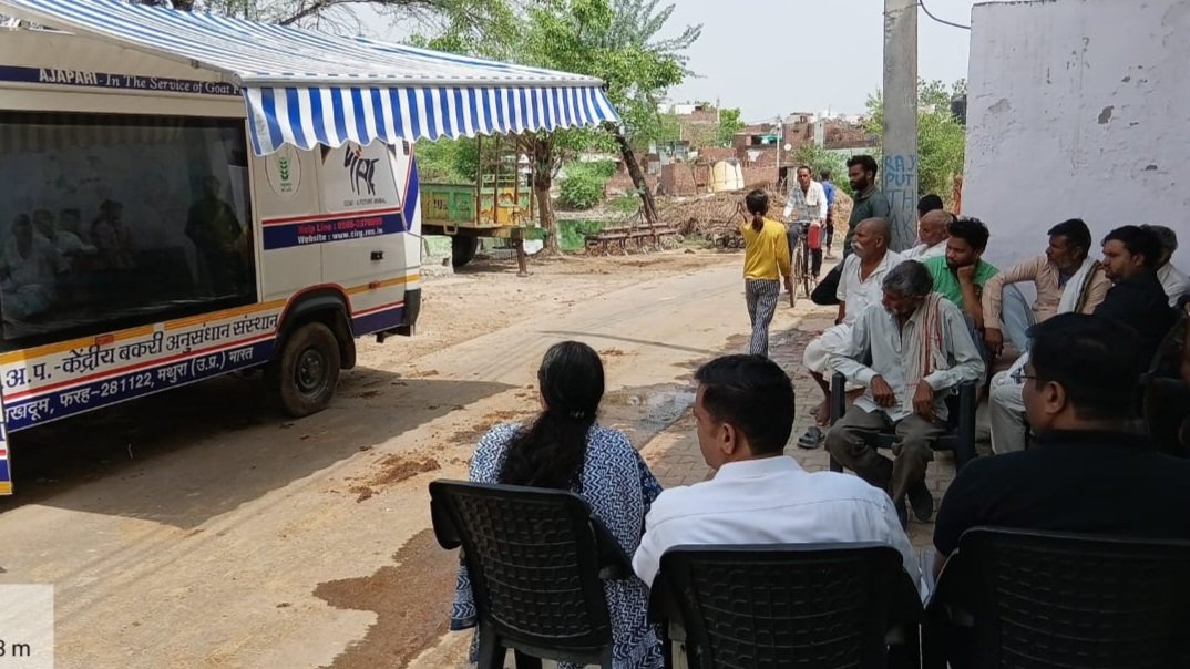 GoatResIndia's tweet photo. ICAR- CIRG organized awareness camp on Balanced use of Chemical Fertilizers in Sanora village, Farah of Mathura district. The program was attended by 35 farmers. The farmers expressed some concern over soil testing and Organic farming.@icarindia https://t.co/xmUp7K0PZO