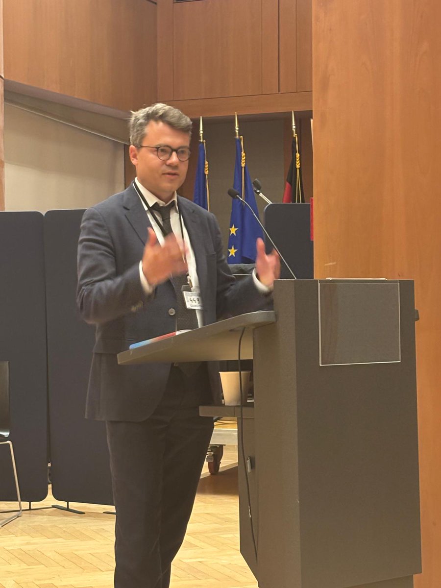 SCRtweets's tweet photo. Yesterday (28 May), @SCRtweets launched its latest research report “𝑻𝒉𝒆 𝑺𝒆𝒄𝒖𝒓𝒊𝒕𝒚 𝑪𝒐𝒖𝒏𝒄𝒊𝒍 𝒂𝒏𝒅 𝒕𝒉𝒆 𝑷𝒐𝒘𝒆𝒓 𝒐𝒇 𝒕𝒉𝒆 𝑷𝒆𝒏” at the event hosted by @GermanyUN. 

Michael Geisler, Acting DPR of @GermanyUN delivered opening remarks.  

Co-authors SCR Executive Director @skandiah, Managing Editor @PaulRomita, and Deputy Managing Editor @dgerima presented the report's main findings. 

Ambassador @AndresMontalvoS (@EcuadorONU) and Alan George (@SierraLeoneUN) participated as discussants and shared their experiences as co-penholders during their term at the #UNSC. 

Read the report: 👉 https://t.co/mP7bEFlDGR 

SCR thanks the government of @GermanyUN for its generous support for this project, and all colleagues who shared their perspectives on the issues covered in the report.