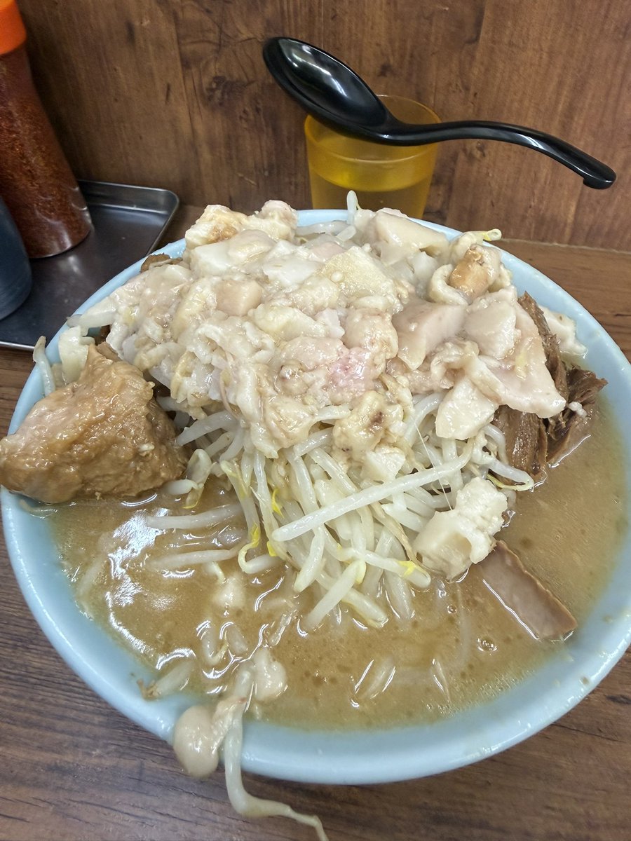 _1108hiro's tweet photo. GOフェス1日目お疲れ様でした✨
レイド165回やって色違い6匹でした😱
明日、明後日で確率が上がってくれることを願って明日の公園に臨みます🫡

池袋の人の多さにビビった💦
二郎は麺、野菜少な目にしてもらっても腹パンパンになってしばらく動けませんでした🤣 https://t.co/lQR94VcnpK