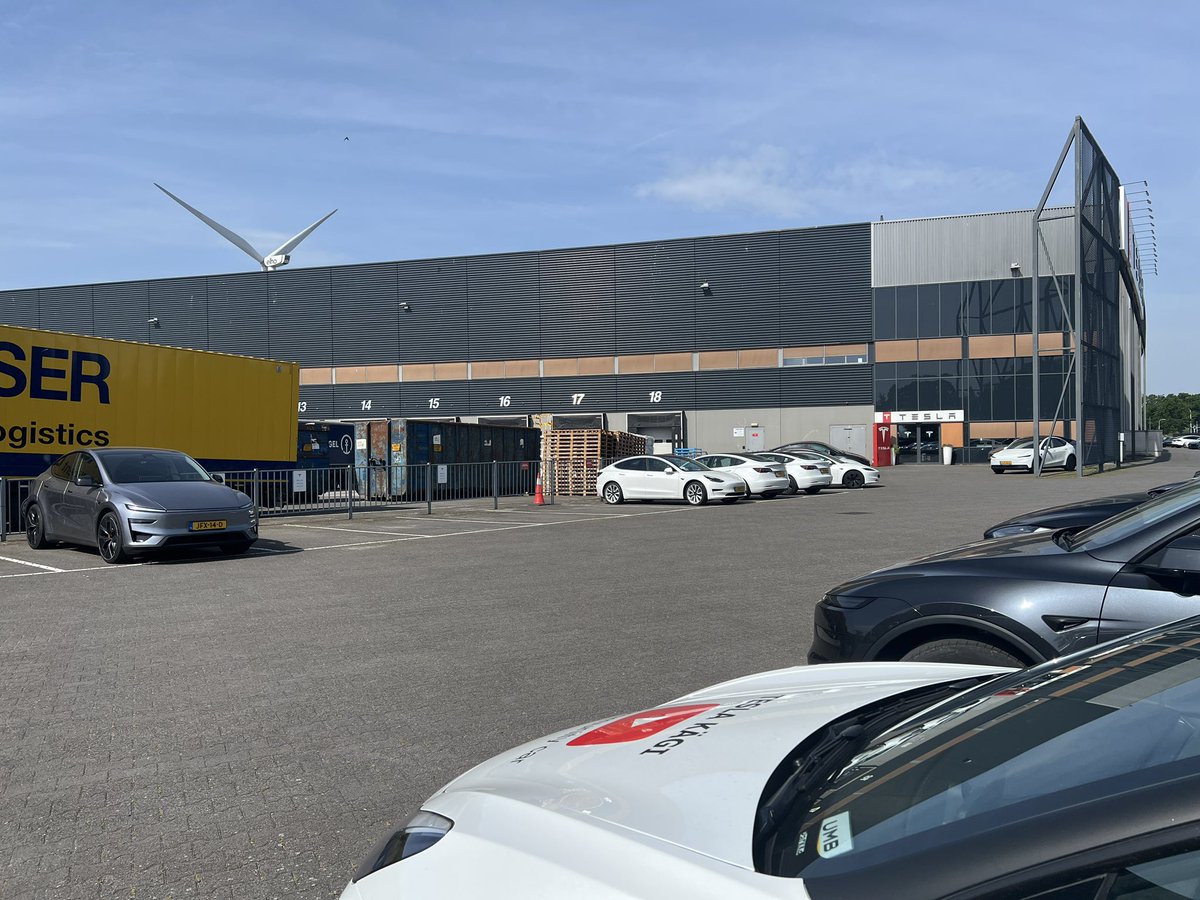 zfescht's tweet photo. Tilburg 🇳🇱👌🥰 https://t.co/Wx9FySmwz4