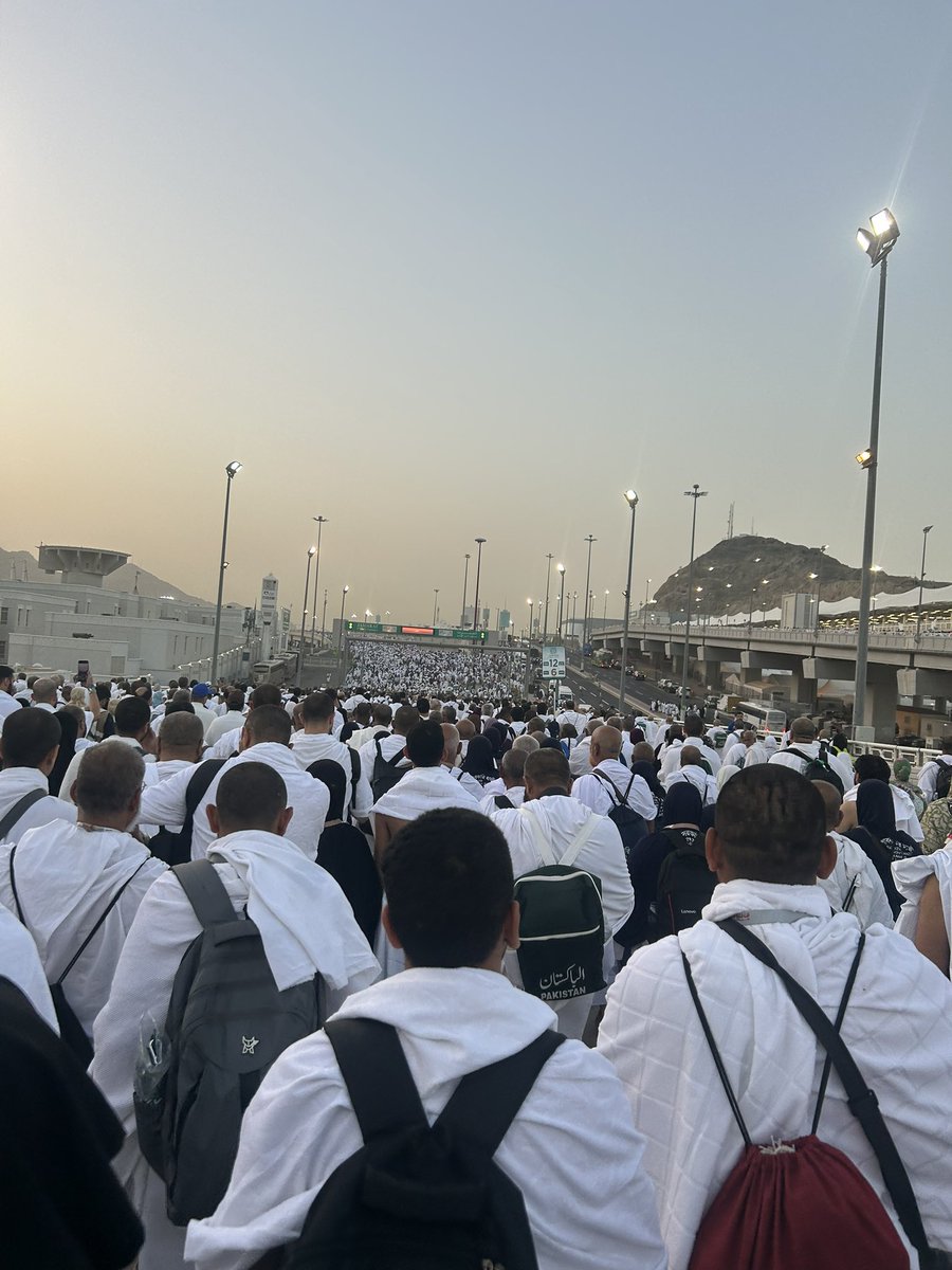 reln28's tweet photo. { وَاخِرْ دَعْوَاهُمْ أَنِ الْحَمْدُ للَّهِ رَبِّ الْعَالمينَ)

الحمد اللّٰه على التمام والكمال,الحمد اللّٰه الذي يسر لي أداه فريضة الحج هذا العام اللهم تقبل مني وأجعل حجي مبرور وسعي مشكور وذنبي مغفور ودعواتي مستجابه🥺🕋🌱✨. https://t.co/rDESnMrDZl