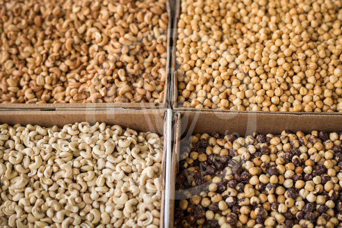 FAOstatistics's tweet photo. For today's #StatsTrivia, we're talking hazelnuts!

According to #FAOSTAT, 2024 🌍 hazelnut production = 1.2 million tons, w/ 73% production in Asia

Top 🔟🌍producers:

1⃣ Turkiye 🇹🇷 (717K tons!)
2⃣ Italy 🇮🇹
3⃣ USA 🇺🇸
4⃣ Azerbaijan🇦🇿
5⃣ Chile🇨🇱
6 🇬🇪 | 7🇨🇳 | 8 🇮🇷 | 9🇵🇱 | 10🇷🇸 https://t.co/x4XTF5B1ou