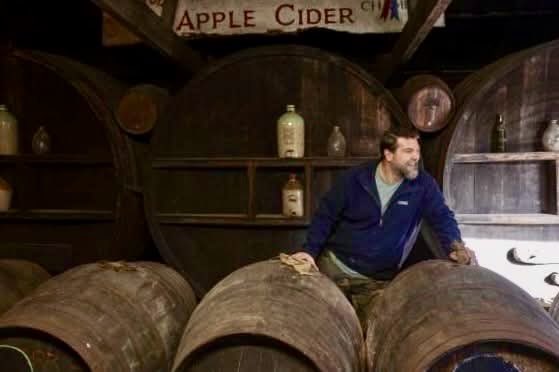 Cider_Mike's tweet photo. The best cider farms open to the public in Somerset https://t.co/4bH7XoXF4j 

#somersetcider #ukcider #cidernews #somerset #drinkmorecider #perryscider #moonscider #thenewt #harryscider #sheppys #burrowhillcider #richscider #hecks #berecider #wildwestcider #thatchers #wilkins https://t.co/37seAgbPTm