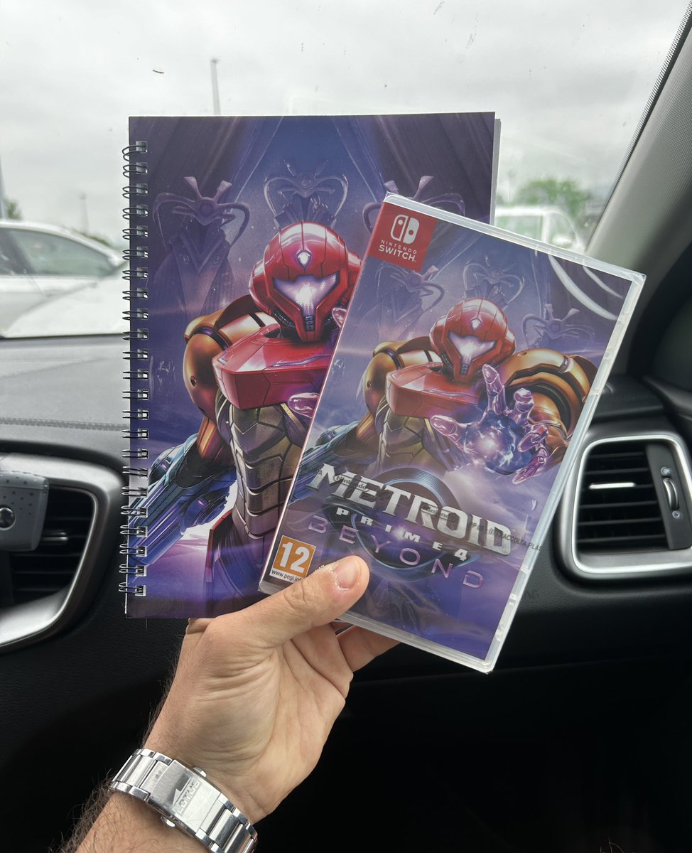 magiciglesias's tweet photo. Me lleve la última libreta🤑@VideojuegosGAME https://t.co/NyxqAGnPz5