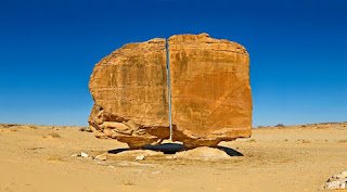 ANDYMOUR's tweet photo. ARCHANGELOSM: Al Naslaa Rock Formation https://t.co/eZbN7RXOda

Al Naslaa Rock Formation
Ο περίεργος βράχος της αραβικής ερήμου. https://t.co/RiAgdulHI7