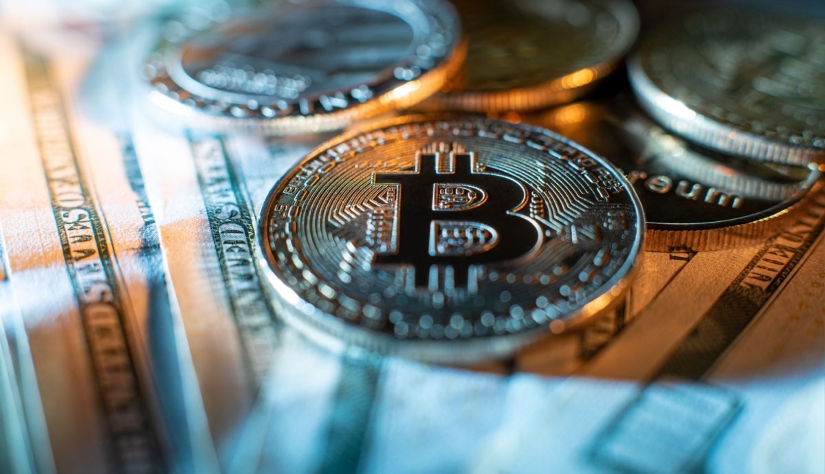 Monkey_Journal's tweet photo. #BITCOIN HOJE: #BTC SUSTENTA OS US$ 73 MIL, MAS CAMINHA PARA CAIR 5% NA SEMANA DE OLHO NO ORIENTE MÉDIO

🐒: Bitcoin fica estável nesta sexta com novo acordo entre #EUA e #Iran enquanto institucionais aguardam avanço da regulação americana https://t.co/OtIZWyOaVl