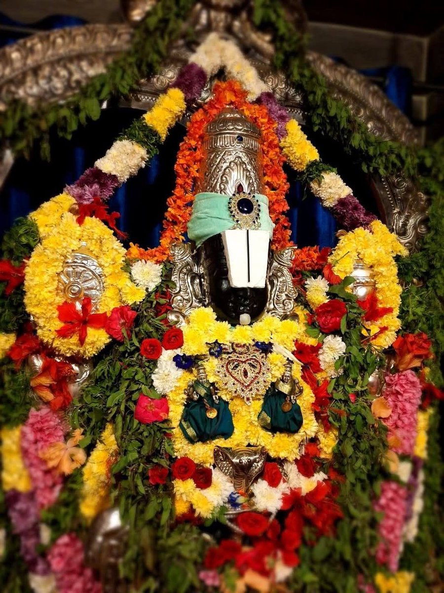 VishnuDevotees's tweet photo. Om Namo Venkateshaya ! 🙏 

#OmNamoVenkateshaya #VishnuDevotees https://t.co/HpPrq0OgsZ