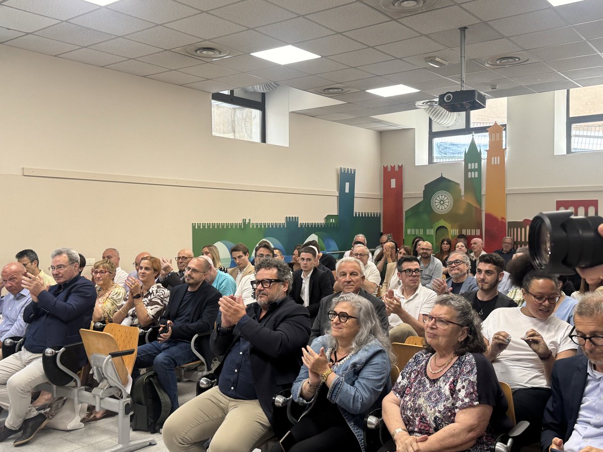 CislNazionale's tweet photo. #DanielaFumarola conclude il CG della @cislverona: «Lo ha ribadito la premier in conferenza stampa, lo ha dichiarato Orsini all’assemblea di Confindustria: sì a quel Patto che la Cisl ha proposto già al Congresso.
Noi siamo pronti a guidare questo percorso, che deve avere un obiettivo chiaro: il progresso del nostro Paese, una forte coesione sociale e il protagonismo del lavoro».
#Lavoro #Cisl #pattodellaresponsabilità #Verona #Sviluppo @UsrVeneto