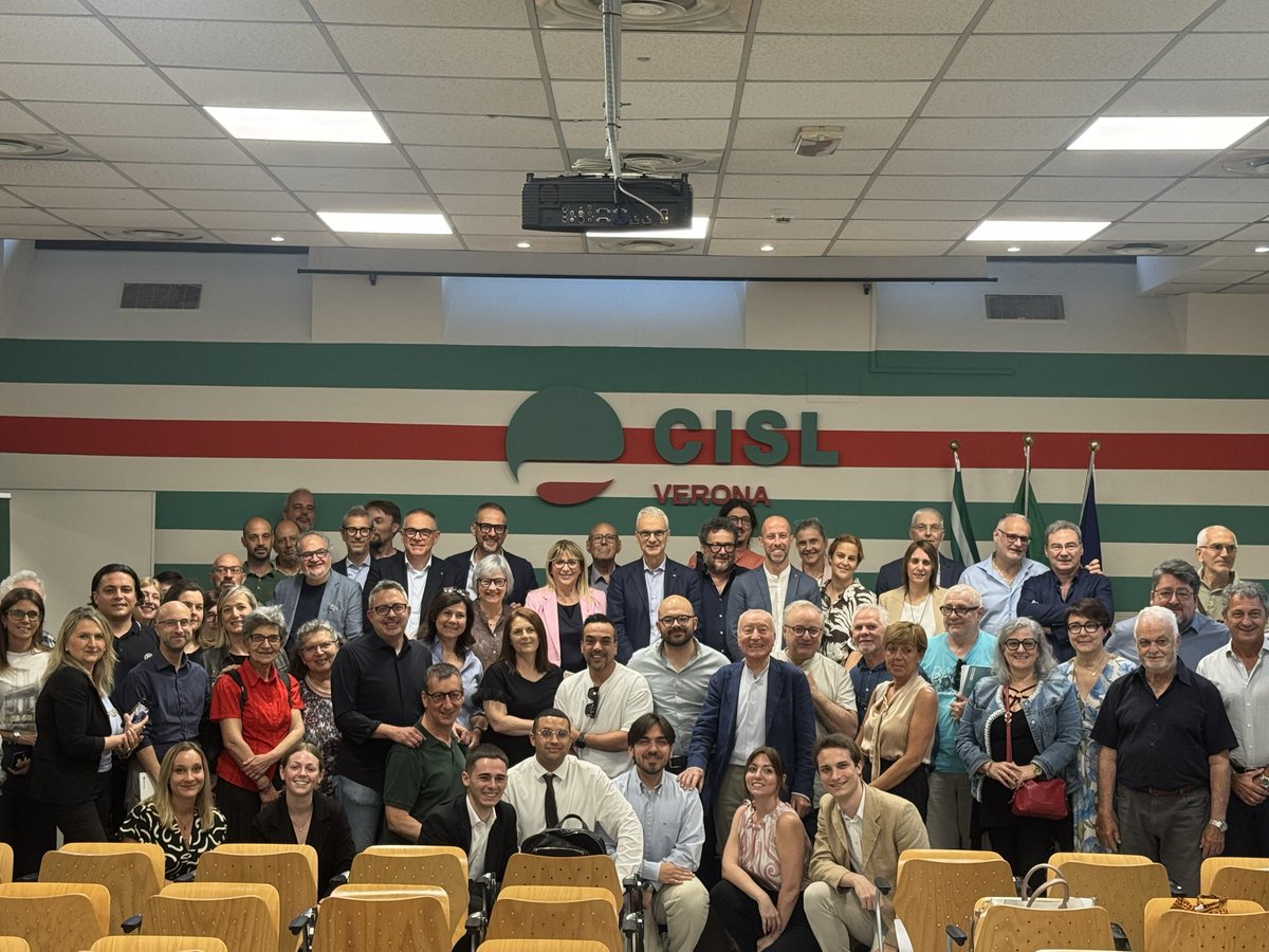 CislNazionale's tweet photo. #DanielaFumarola conclude il CG della @cislverona: «Lo ha ribadito la premier in conferenza stampa, lo ha dichiarato Orsini all’assemblea di Confindustria: sì a quel Patto che la Cisl ha proposto già al Congresso.
Noi siamo pronti a guidare questo percorso, che deve avere un obiettivo chiaro: il progresso del nostro Paese, una forte coesione sociale e il protagonismo del lavoro».
#Lavoro #Cisl #pattodellaresponsabilità #Verona #Sviluppo @UsrVeneto