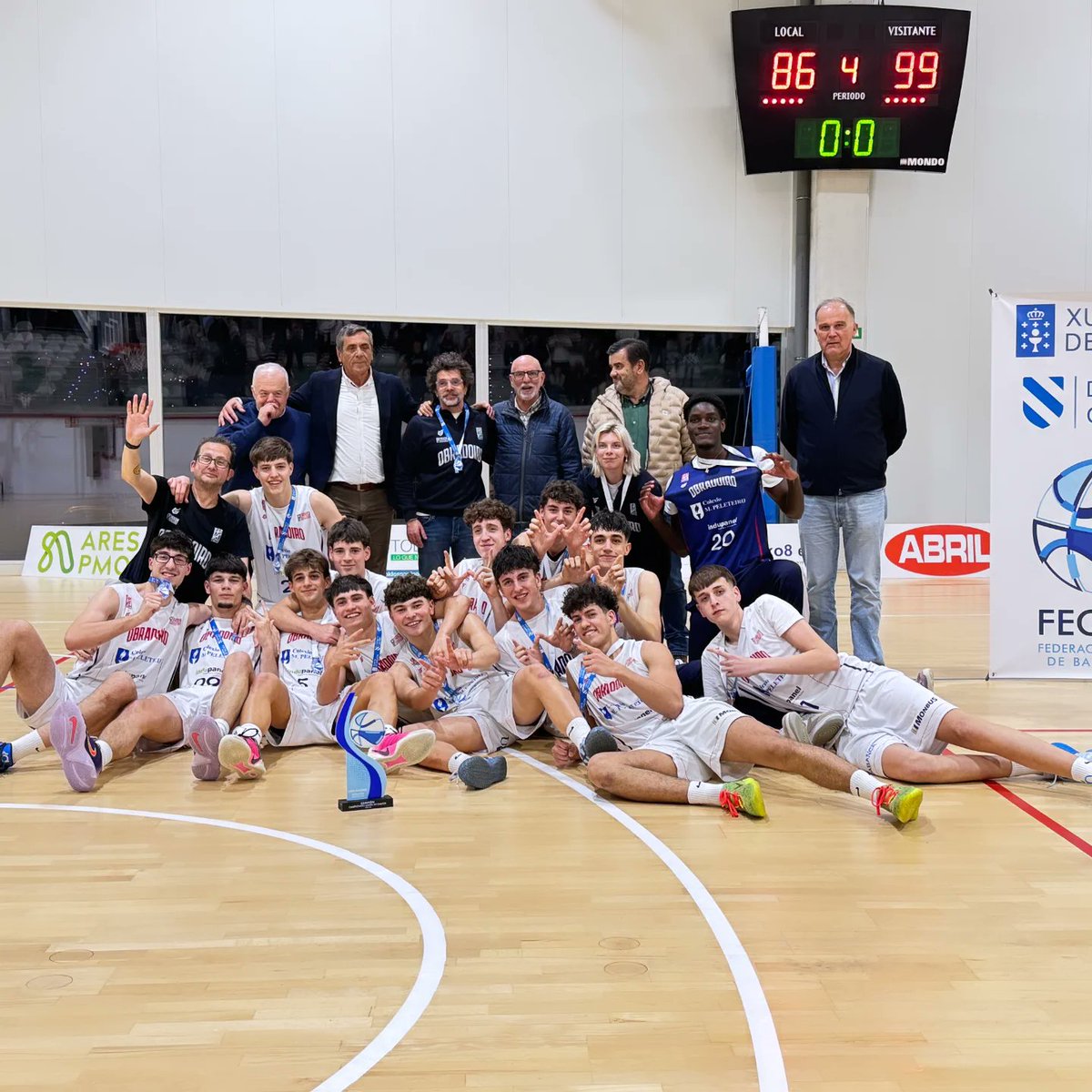 PabloRey_'s tweet photo. 🏀 Final a 6ª temporada de #Yago14 no #Obradoiro ....
Campións de Copa e Liga Junior , xogar un Campionato de España de Clubes #FebJunior2026 
Sumando partidos Senior Autonómico e 3FEB 
Sempre orgulloso de ti , pasiño a pasiño .......
A pola 7️⃣ ! ... 

#SomosObra 💙🤍🏀 https://t.co/5xMRP6MWmg