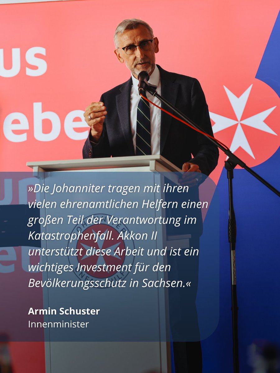 SMIsachsen's tweet photo. Innenminister Armin Schuster hat gestern die Erweiterung des Bevölkerungsschutzzentrums #AKKON II der @johanniter in #Heidenau eröffnet. Das Zentrum wurde durch den Freistaat #Sachsen gefördert. https://t.co/gxMIKAyEEe