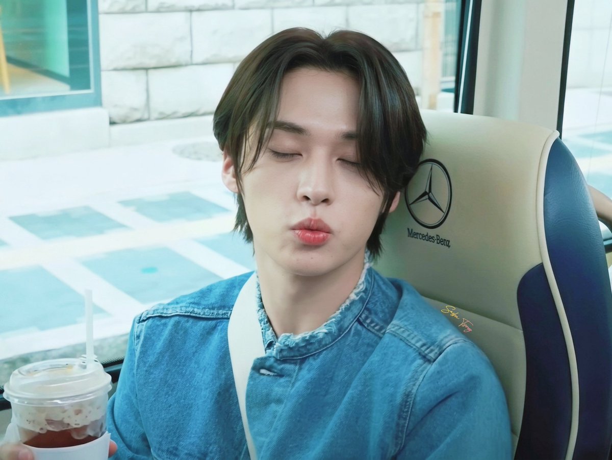 TsengSasha's tweet photo. 26.05.29
Time Out #1 MT Part 1 | [SKZ CODE]Ep.33
（HD）Lee Know CUT.
3P💙😺🩵
#リノ 
#리노
#leeknow https://t.co/YY5ZVD8xBp