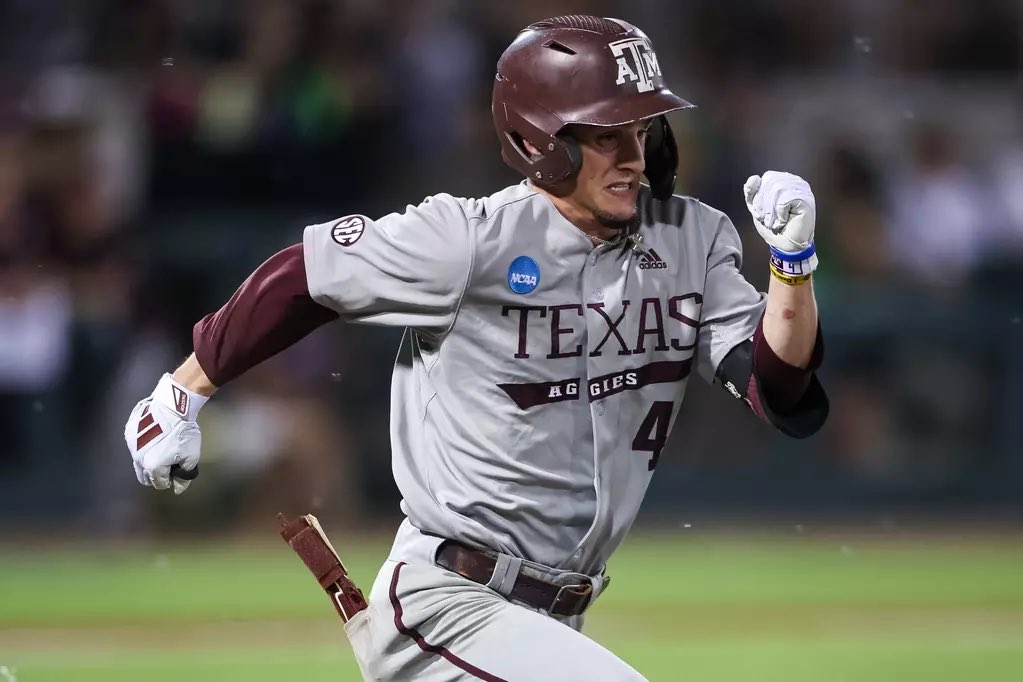OlsenSection203's tweet photo. REGIONAL BASEBALL IS BACK AT OLSEN TODAY.

PACK BLUE BELL.

#BTHOlamar https://t.co/iieuQTO8re