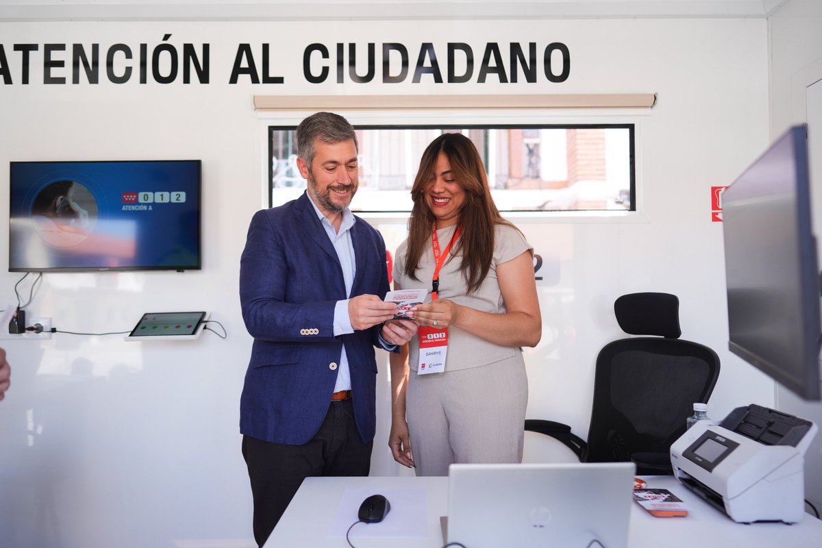 AdmonLocalCM's tweet photo. 🚌 La @ComunidadMadrid incorpora una quinta Oficina Móvil de Atención al Ciudadano.

✅ El objetivo es prestar servicio a los municipios de hasta 65.000 habitantes.

+Info: https://t.co/aHv86nf2Dd https://t.co/DdSbzBHnjO