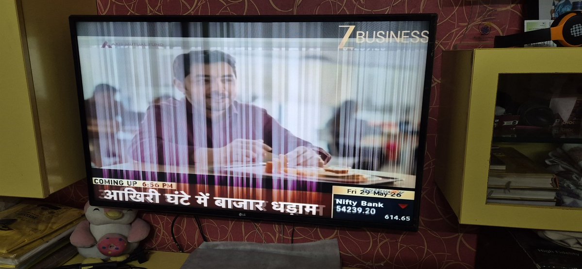 narayanwadekar1's tweet photo. @LGIndia @LGE_Global @LGUS @LGeSaudi Dear @LGIndia please look into this, another problem with the screen within one month of repair. 

Please ask your engineers to visit and inform me accordingly. https://t.co/9TDXdnr5Ms