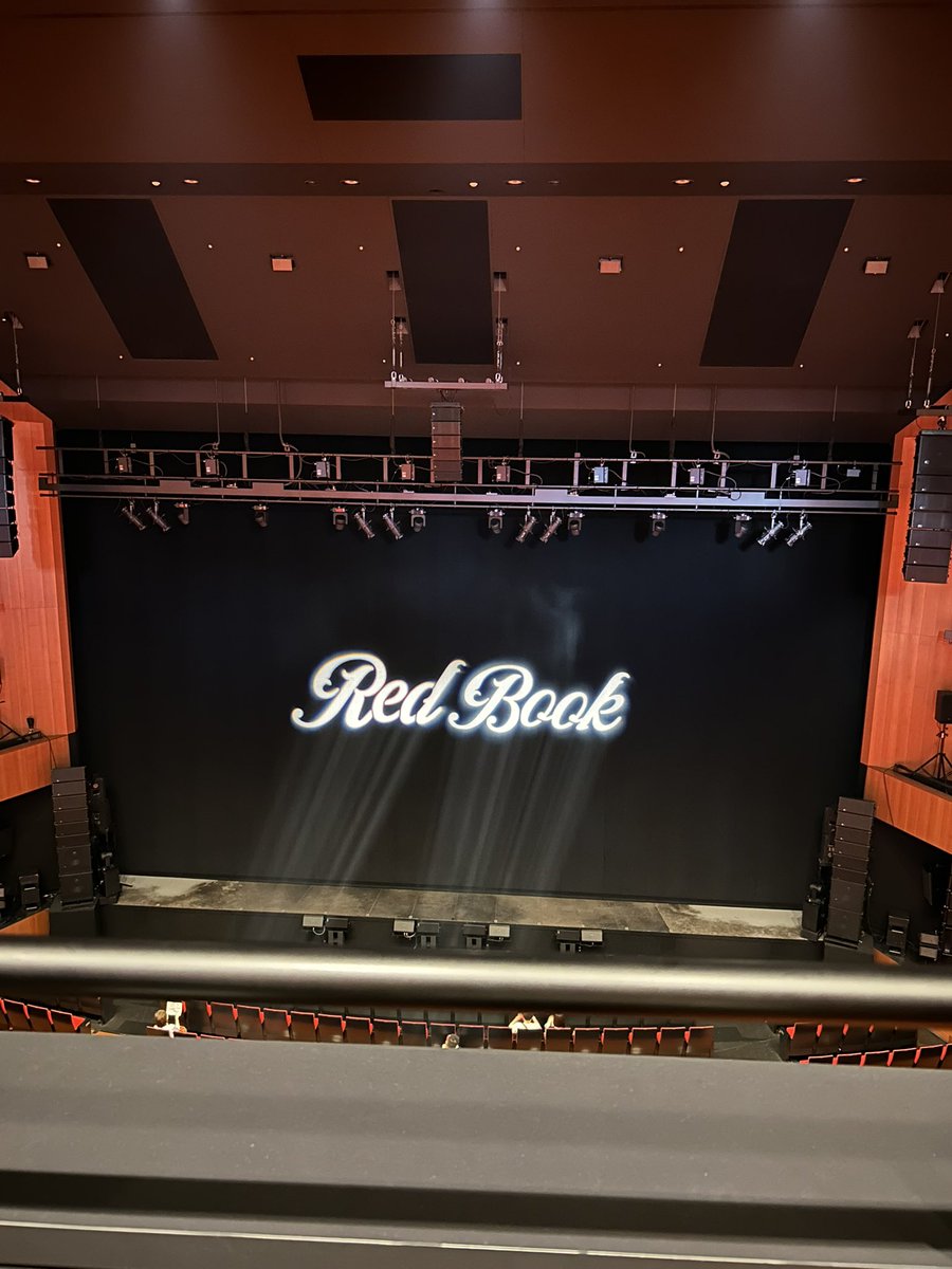 irisio2525mm's tweet photo. 今日はミュージカル「レッドブック」を観に行った。感情移入できるテーマに魅力的な登場人物達。アンナとブラウンのロマンスにドキドキ。泣いたり笑ったり幸せな時間をありがとう！観に行って本当に良かった！そして咲妃みゆさん大好きです。 https://t.co/BIX2IlPLuT