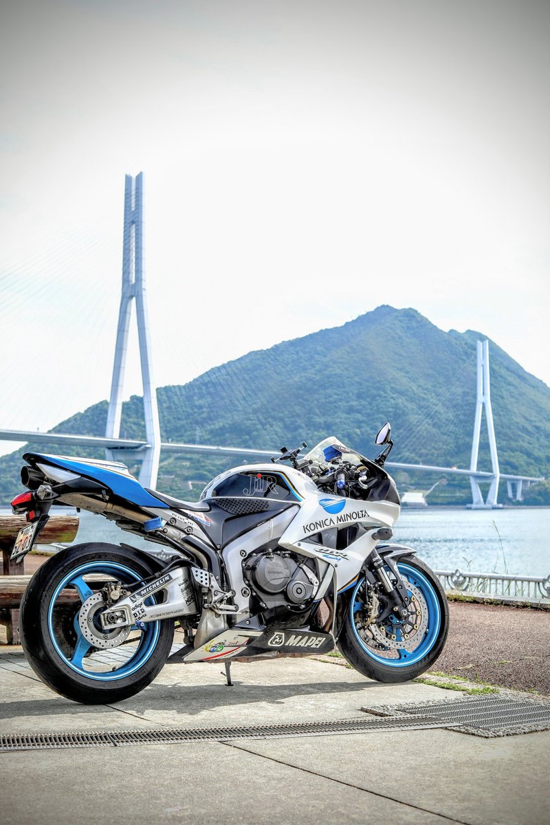 WhiteLine0309's tweet photo. 台風どっか行ってー
バイク乗れん https://t.co/X6c6c7A3wU