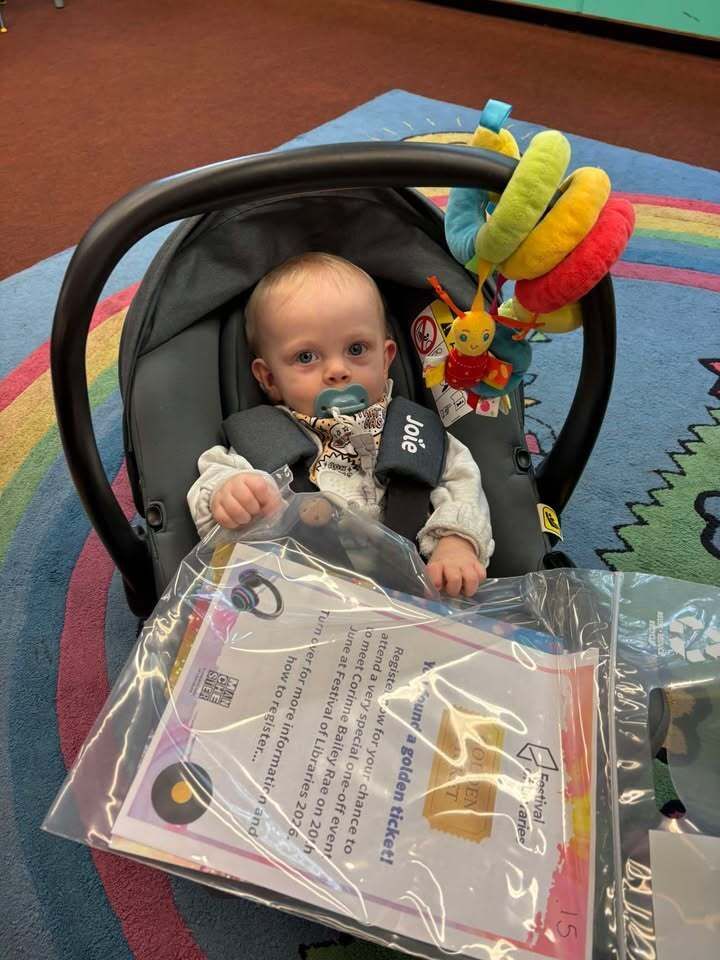RochdaleLibrary's tweet photo. ✨ Another Book Find! ✨
A lovely little visitor at Spotland Library discovered a hidden copy of Put Your Records On today! 🎶📖
Keep an eyes peeled, there are still more copies to be found across the borough👀 
#lookforabook https://t.co/ejvh9MtmO2