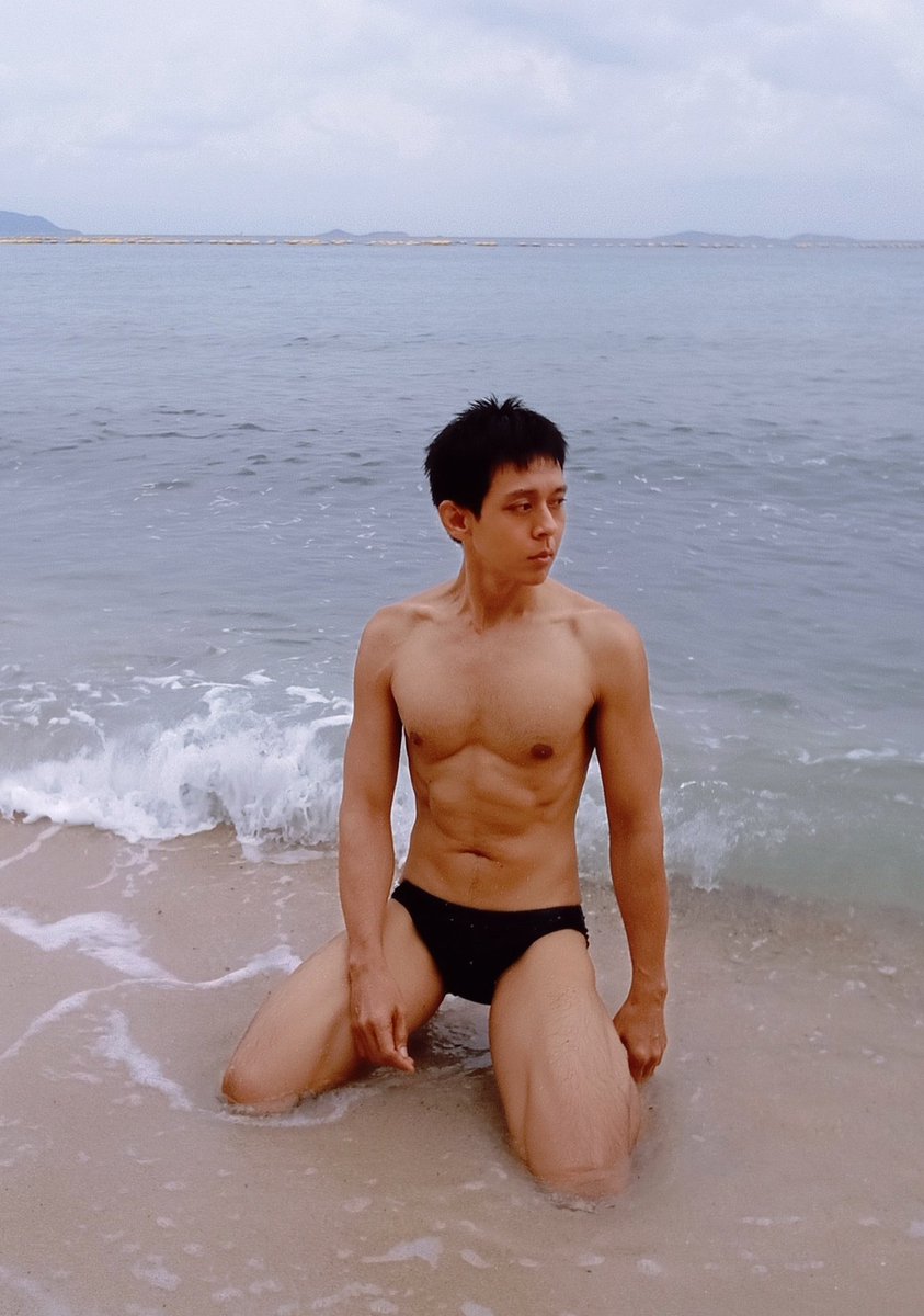 sompop58's tweet photo. บางทีก็อยากเป็นทะเล จะได้ซัดหน้าเธอ🌊 https://t.co/f3lVrrE2No