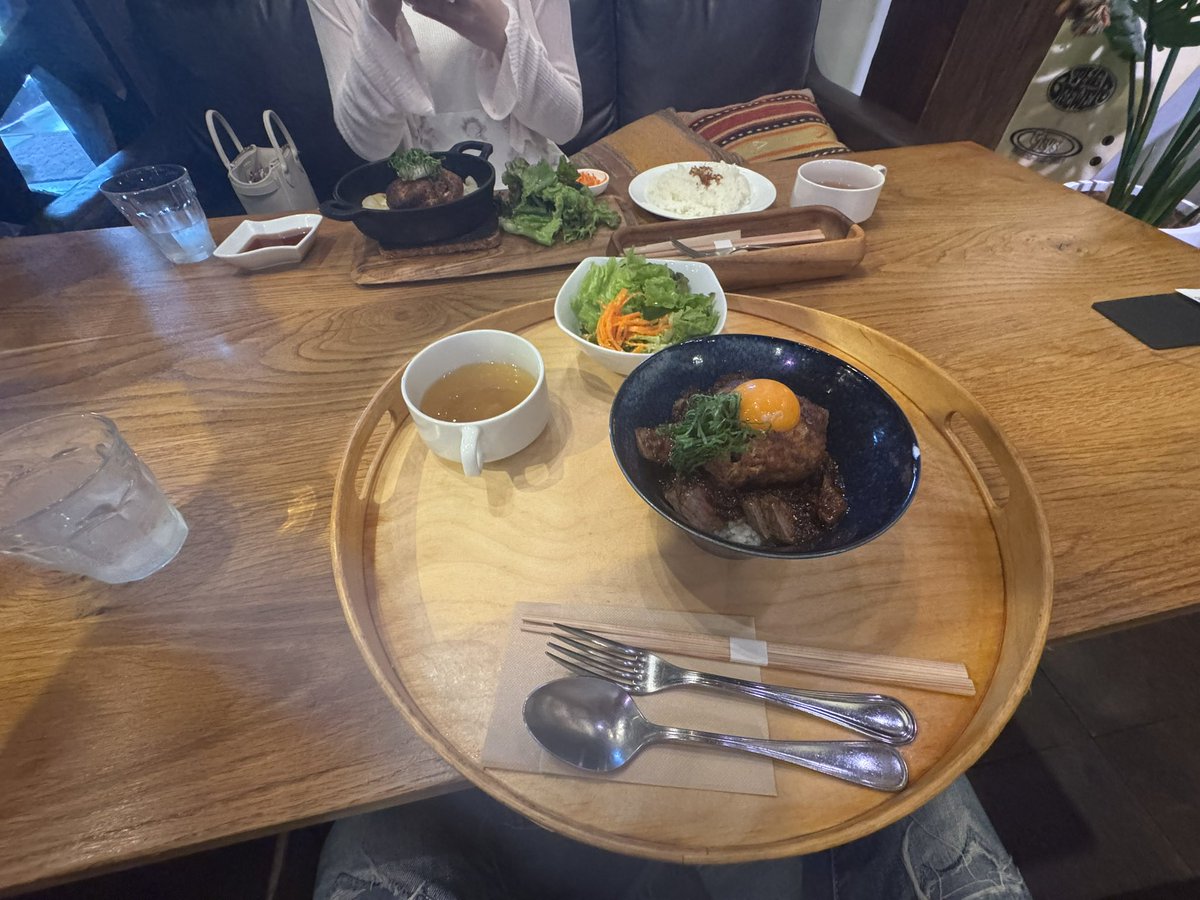 yabusameeeeeeee's tweet photo. 今日は昼カフェ夜ラーメン https://t.co/ub20vbs3D1