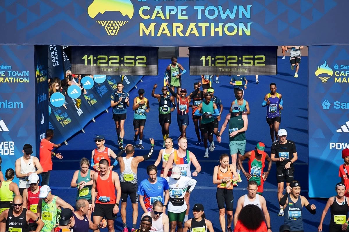 Walter_Lethu's tweet photo. #fbf This is Major π€π₯ππ CapeTown Marathon Finishline
#runningwithtumisole
#skhindigangcoaching
#funkypantssa
#gilnokiesocks
#homeofrunning
#EastRandBoysVibes https://t.co/m50qVk0GHz