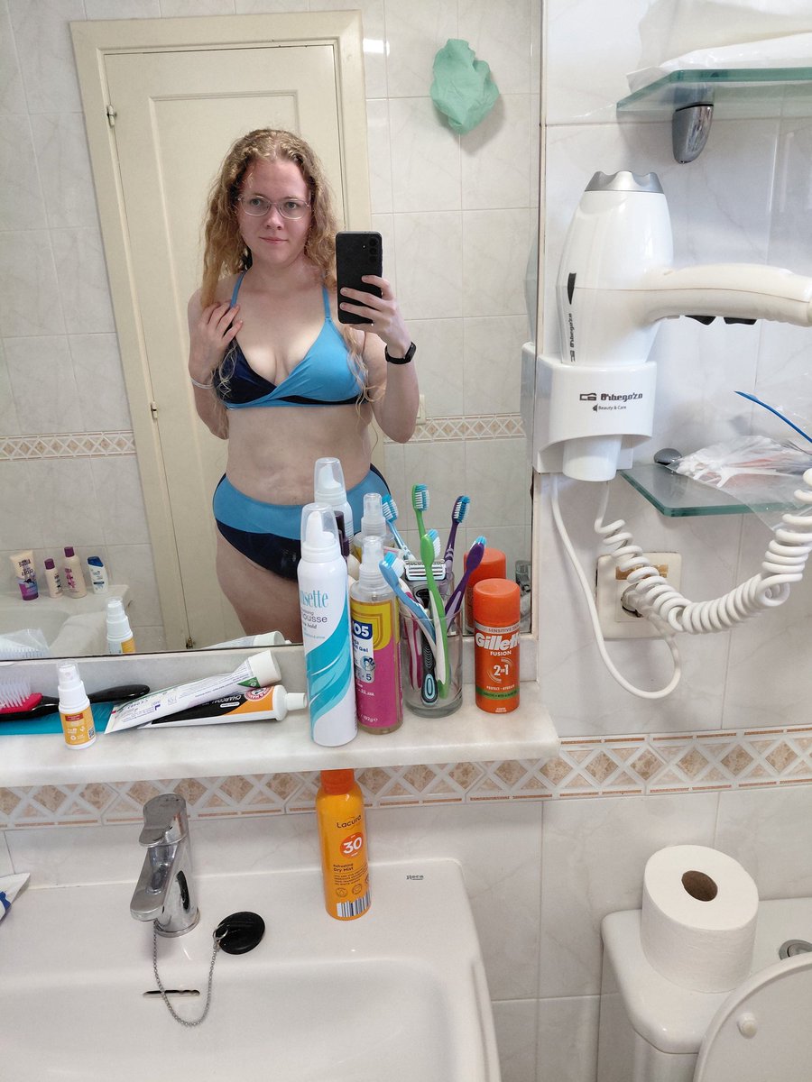 M2002Megan's tweet photo. Off for a swim 🏊‍♀️ https://t.co/qSx3GQuaQ0